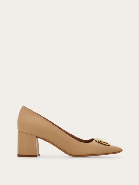 Ferragamo | Women's New Vara Plate Pump - Nude