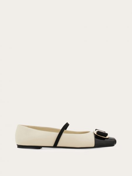 Ferragamo | Women's New Vara Plate Bicolor Ballet Flat - Mascarpone/Black