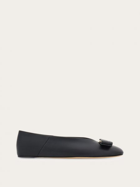 Ferragamo | Women's Vara Bow Ballet Flat - Black