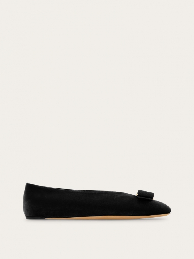 Ferragamo | Women's Vara Bow Ballet Flat - Black