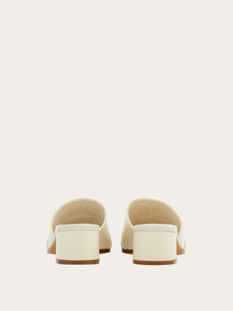 Ferragamo | Women's New Vara Plate Slide - Mascarpone
